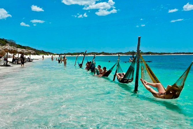 Redes na água na Ilha do Amor, Jericoacoara